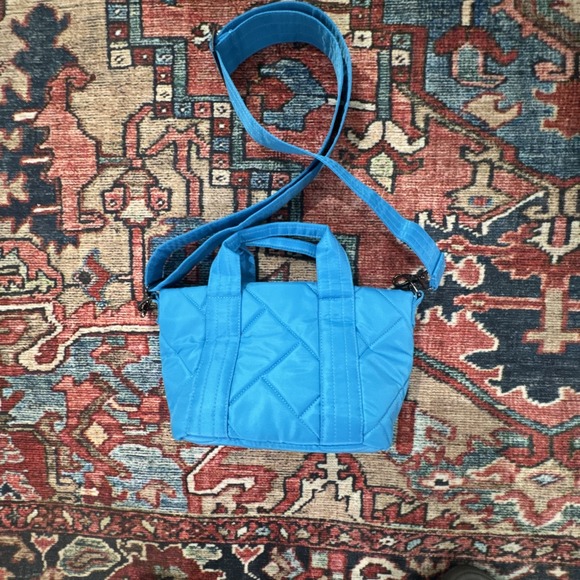 Lug Dart New Mini Turquoise Shoulder Strap Purse Quilted Design Key Fob 8x11 - Picture 3 of 6